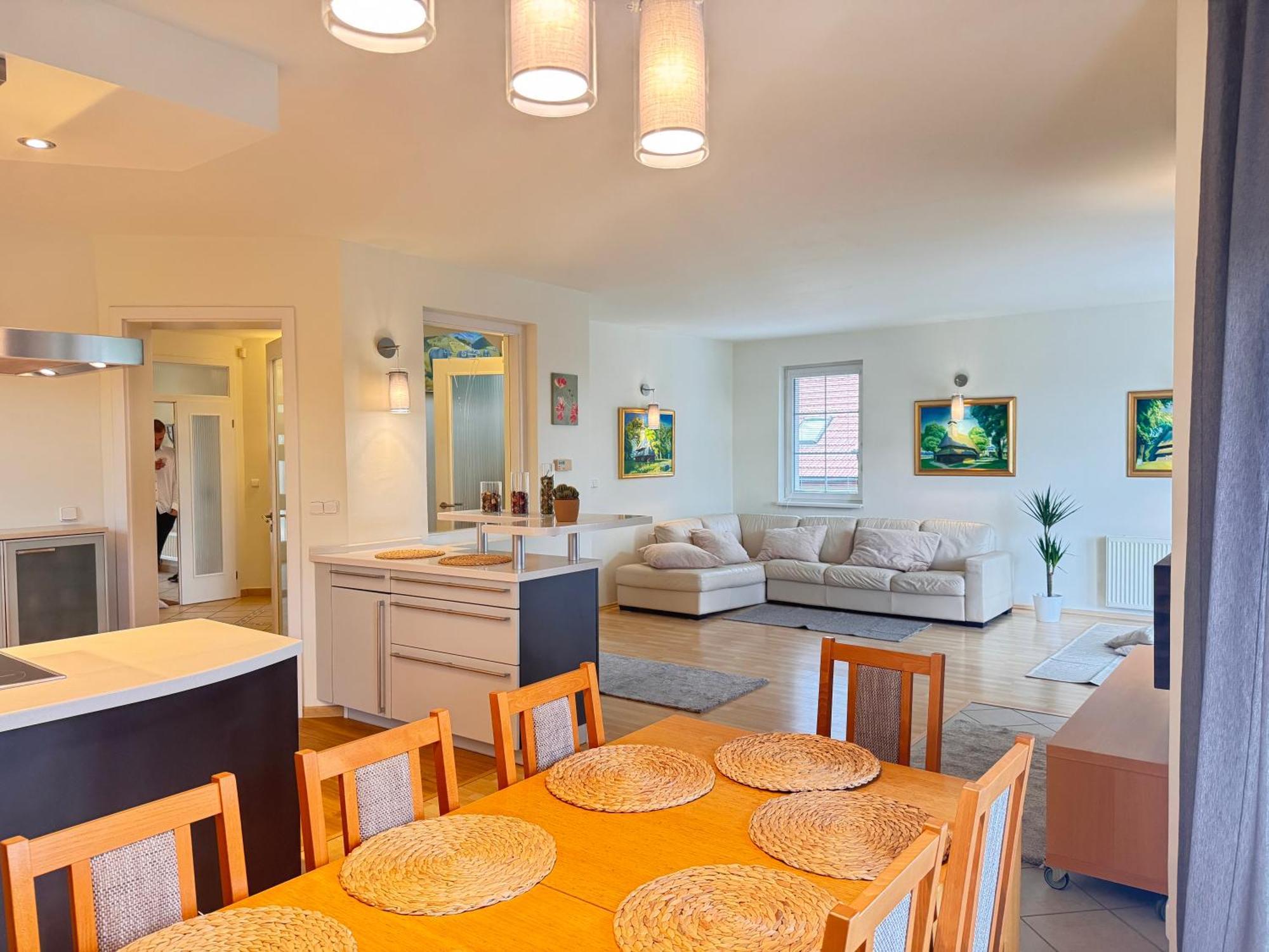 Diamondvilla, 4 Bedroom Apartment, Garden & Spa ปราก ภายนอก รูปภาพ